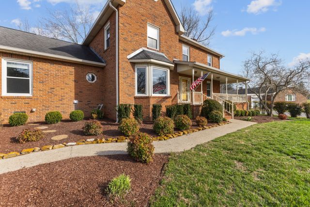 709 Harris Dr, Gallatin, TN 37066