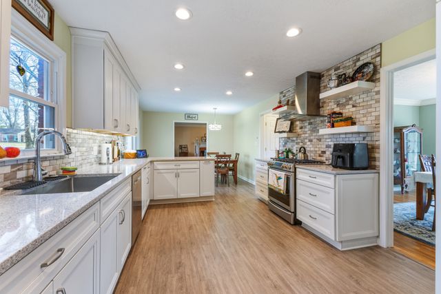 709 Harris Dr, Gallatin, TN 37066