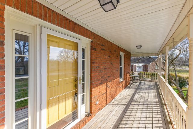 709 Harris Dr, Gallatin, TN 37066