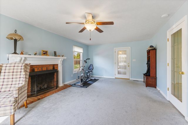 709 Harris Dr, Gallatin, TN 37066