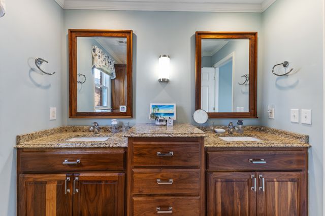 709 Harris Dr, Gallatin, TN 37066