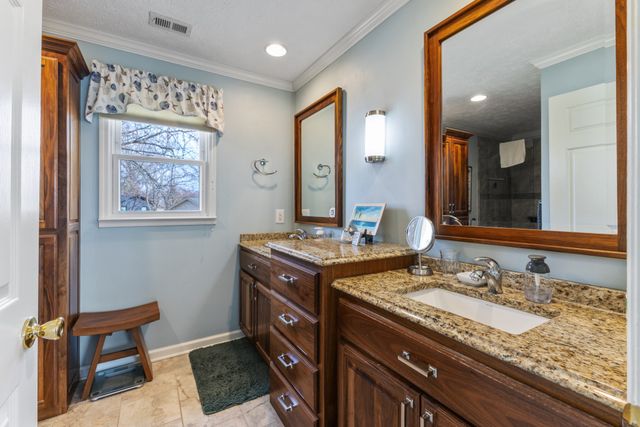 709 Harris Dr, Gallatin, TN 37066