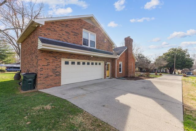 709 Harris Dr, Gallatin, TN 37066