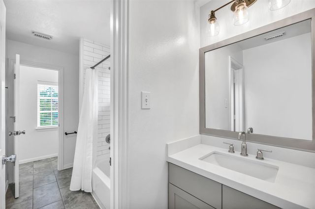 3 Renoir Trail Place, The Woodlands, TX 77382