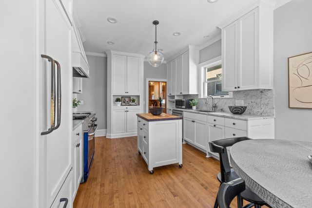 2405 Sheridan Avenue S, Minneapolis, MN 55405