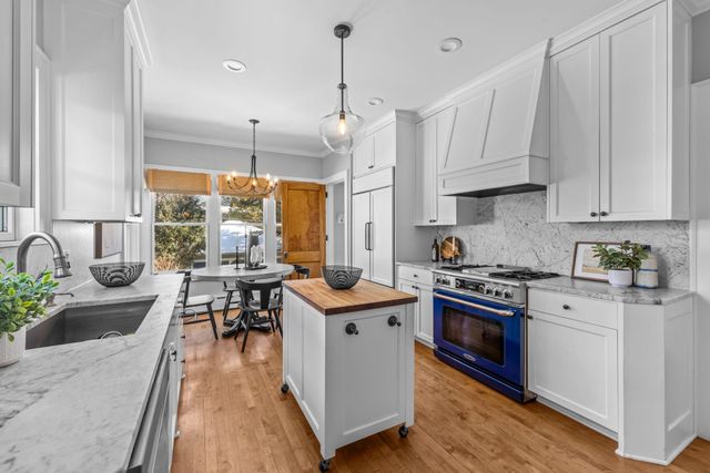 2405 Sheridan Avenue S, Minneapolis, MN 55405