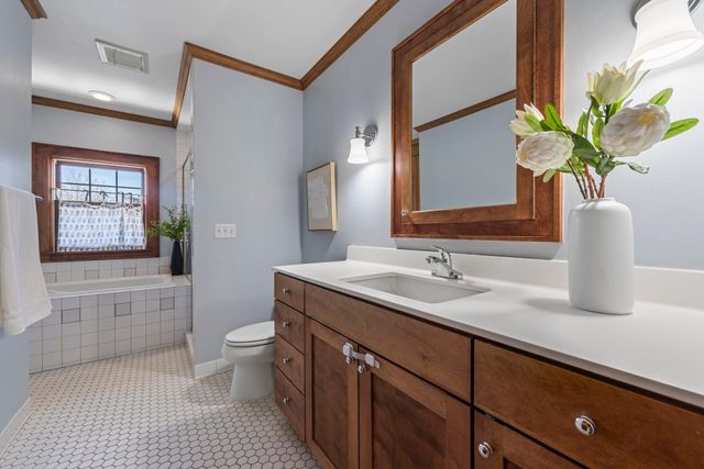 2405 Sheridan Avenue S, Minneapolis, MN 55405