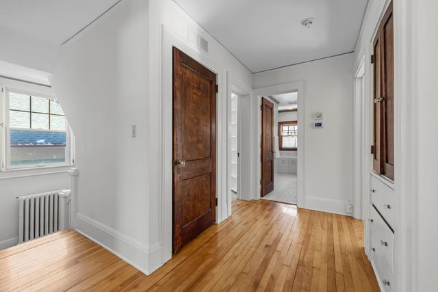 2405 Sheridan Avenue S, Minneapolis, MN 55405