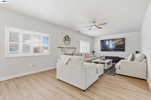 763 Grafton St, Manteca, CA 95337