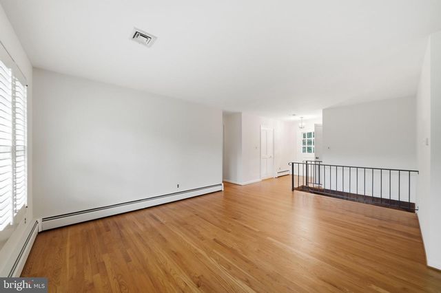 19040 NEW HAMPSHIRE AVE, Brinklow, MD 20862