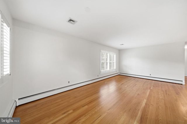19040 NEW HAMPSHIRE AVE, Brinklow, MD 20862