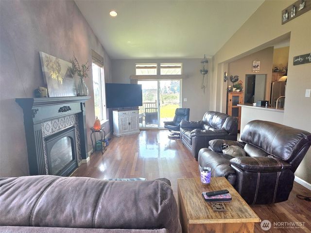 8905 Canal Road SE, Yelm, WA 98597