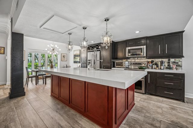 14719 Barryknoll Lane 51, Houston, TX 77079