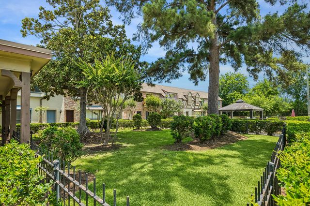 14719 Barryknoll Lane 51, Houston, TX 77079