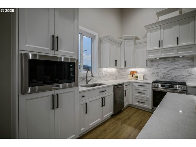 755 Emily Grace Ct Se, Salem, OR 97306