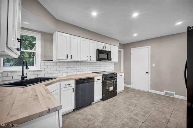 4735 lawrence Avenue, Garfield Heights, OH 44125