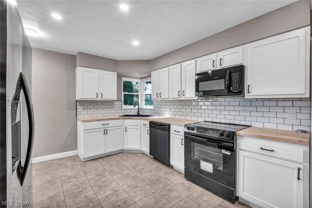 4735 lawrence Avenue, Garfield Heights, OH 44125