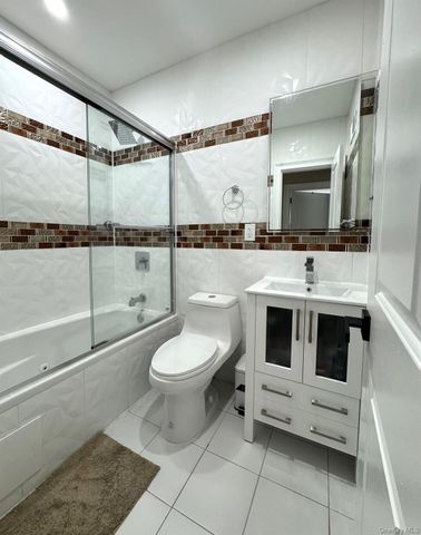 24910 139th Avenue 1, Rosedale, NY 11422