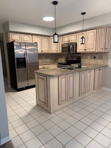 4840 Prestwick Place 4840, Hoffman Estates, IL 60010