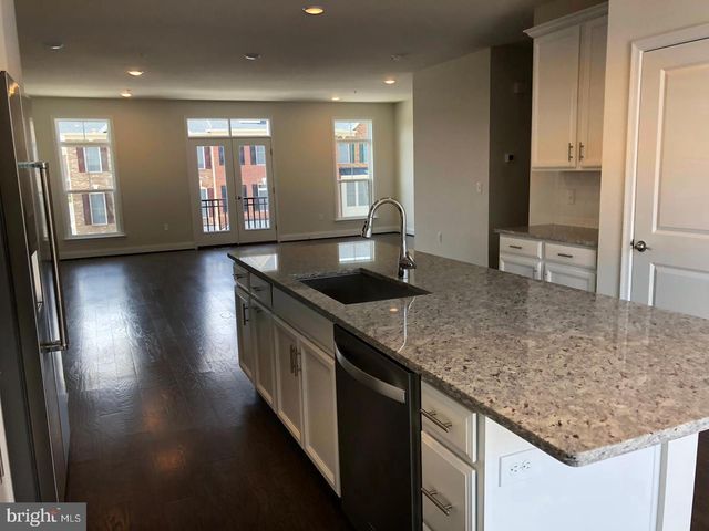 22584 WINDSOR LOCKS SQ, Ashburn, VA 20148