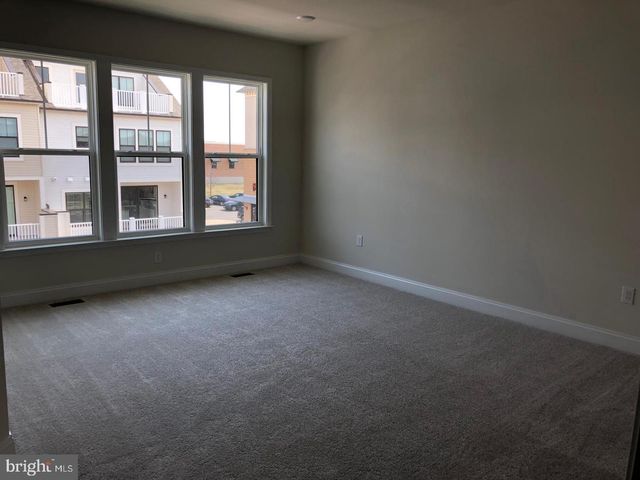 22584 WINDSOR LOCKS SQ, Ashburn, VA 20148
