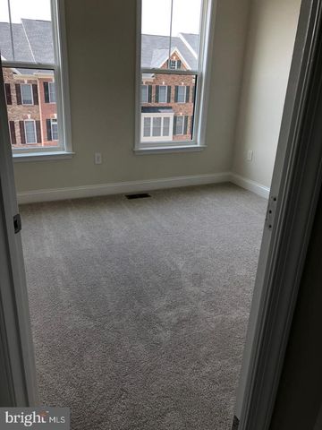 22584 WINDSOR LOCKS SQ, Ashburn, VA 20148