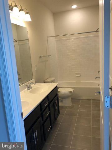 22584 WINDSOR LOCKS SQ, Ashburn, VA 20148