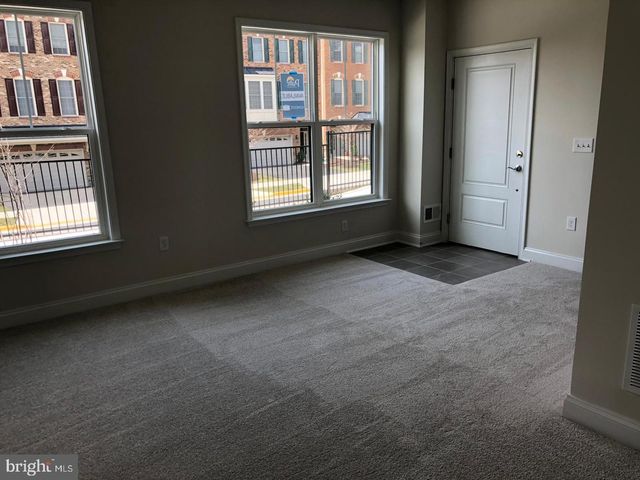 22584 WINDSOR LOCKS SQ, Ashburn, VA 20148