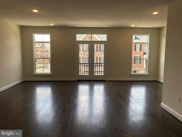 22584 WINDSOR LOCKS SQ, Ashburn, VA 20148