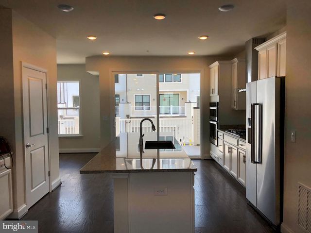 22584 WINDSOR LOCKS SQ, Ashburn, VA 20148