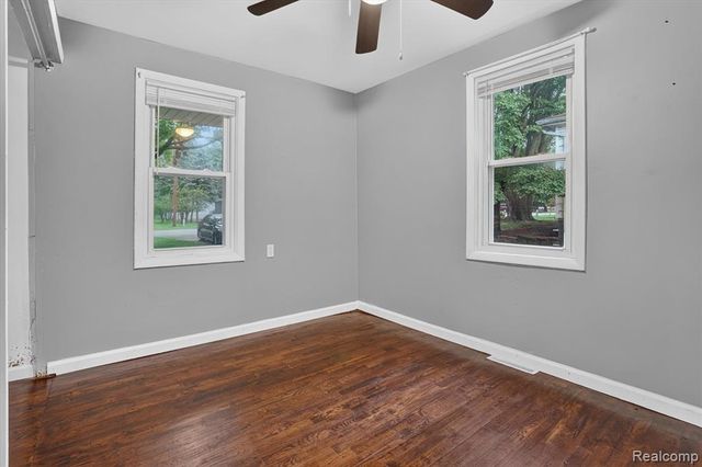 2130 Luwanna Drive, Lansing, MI 48910