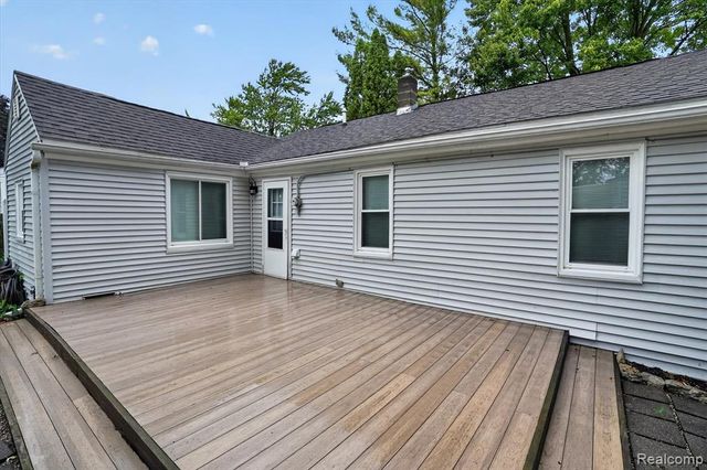 2130 Luwanna Drive, Lansing, MI 48910