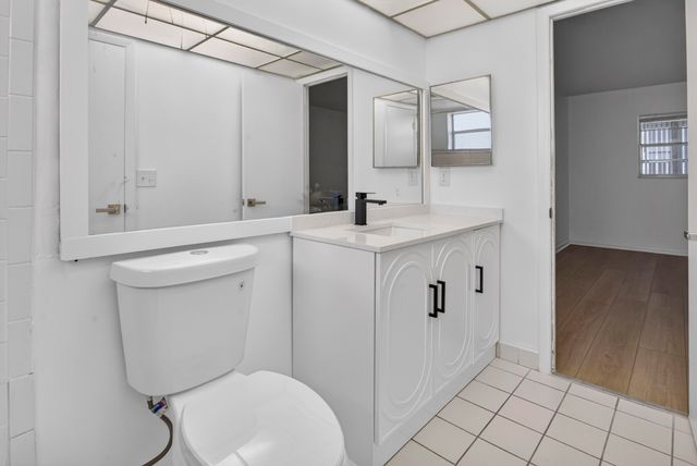 5061 W Oakland Park Boulevard 113, Lauderdale Lakes, FL 33313
