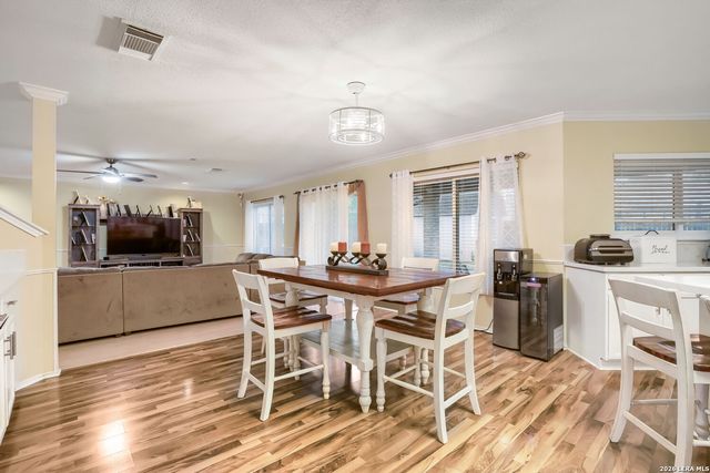 6914 Barkley Trl, San Antonio, TX 78250