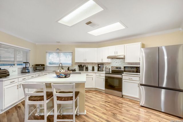 6914 Barkley Trl, San Antonio, TX 78250