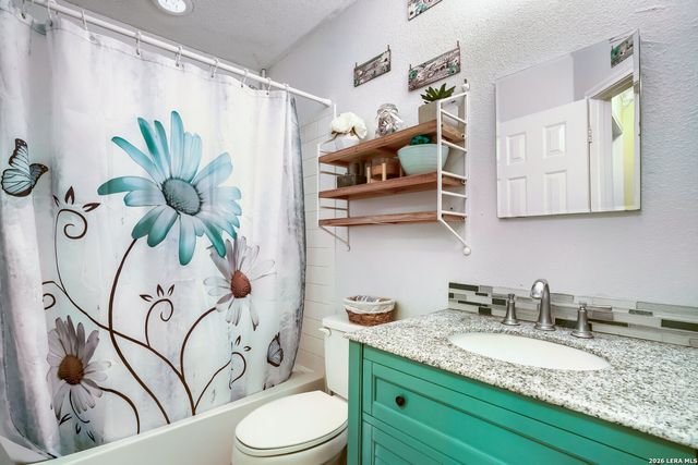 6914 Barkley Trl, San Antonio, TX 78250