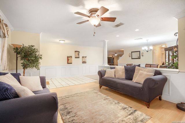 6914 Barkley Trl, San Antonio, TX 78250