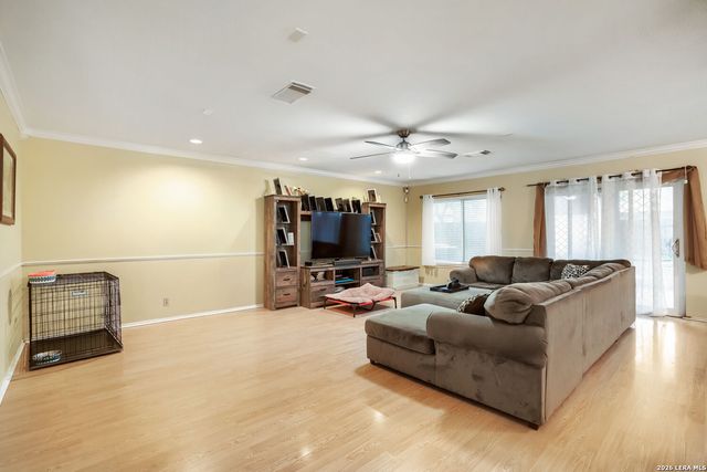 6914 Barkley Trl, San Antonio, TX 78250