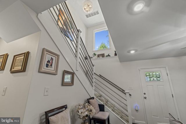802 RENNARD LN, Morrisville, PA 19067