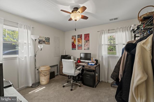 802 RENNARD LN, Morrisville, PA 19067