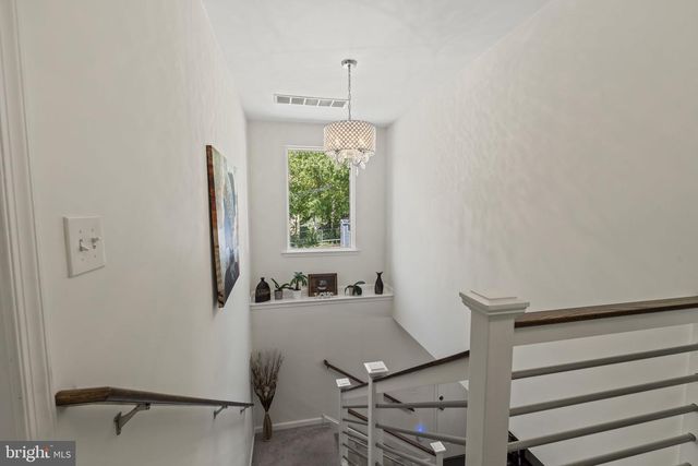 802 RENNARD LN, Morrisville, PA 19067