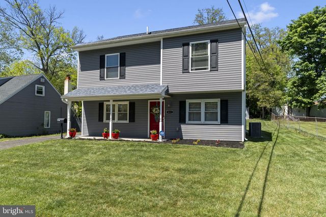 802 RENNARD LN, Morrisville, PA 19067