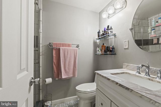 802 RENNARD LN, Morrisville, PA 19067