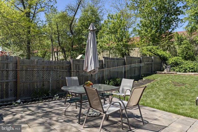 802 RENNARD LN, Morrisville, PA 19067
