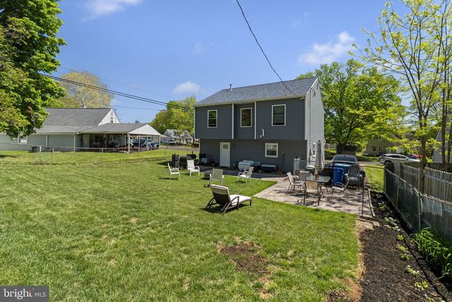 802 RENNARD LN, Morrisville, PA 19067