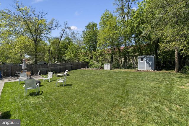 802 RENNARD LN, Morrisville, PA 19067
