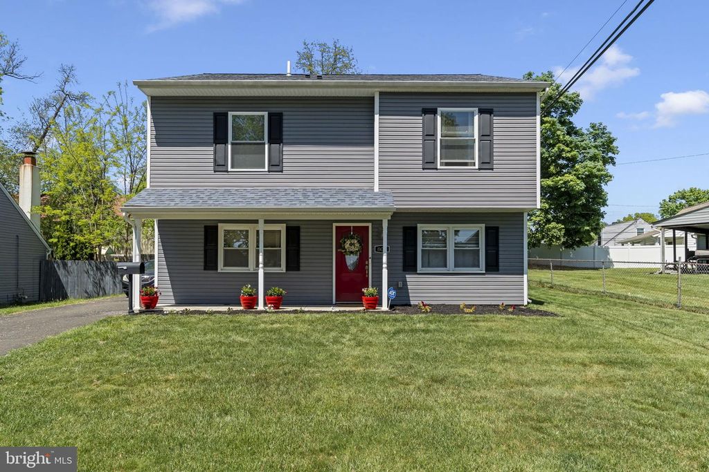 802 RENNARD LN, Morrisville, PA 19067
