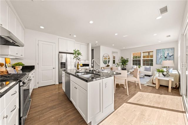 60 Strawberry Grove, Irvine, CA 92620