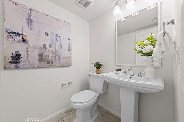 60 Strawberry Grove, Irvine, CA 92620