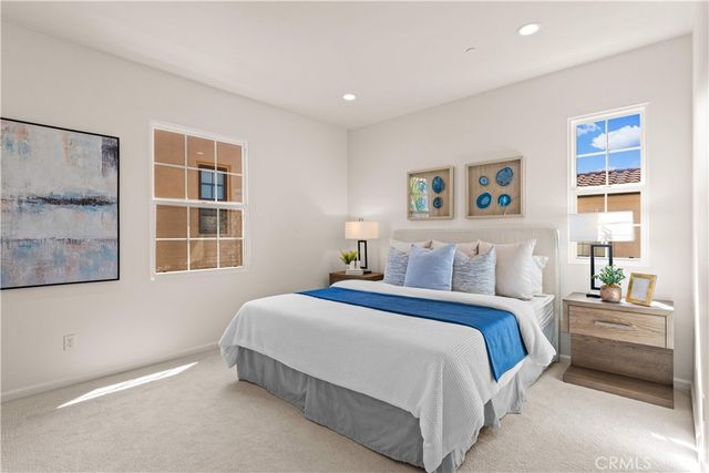 60 Strawberry Grove, Irvine, CA 92620